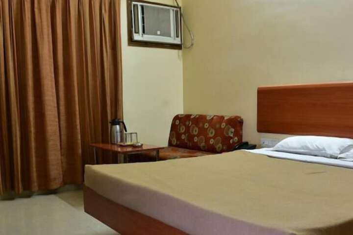 Room 4 of 11