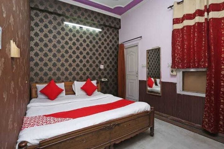 Room 13 of 26