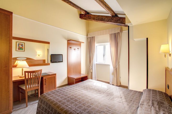 Room 19 of 119