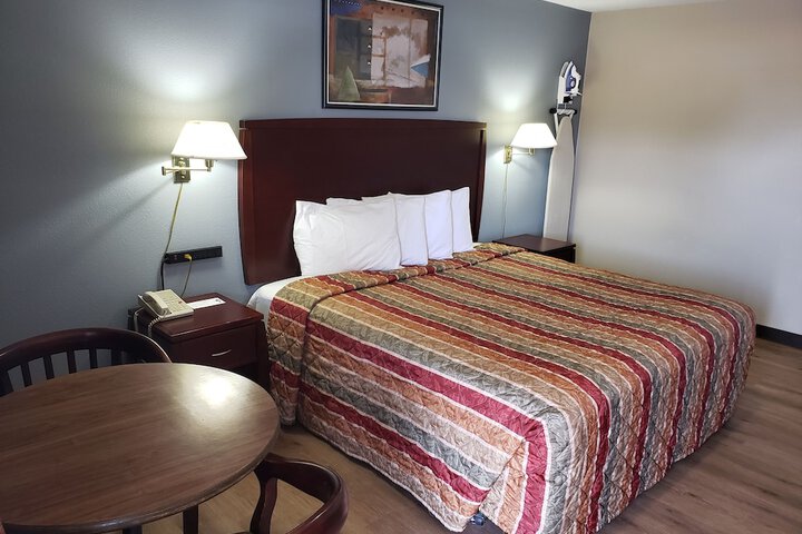 Standard | King Bed (6 of 14)