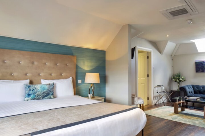 Room 37 of 60