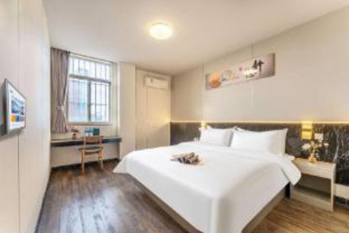 Room 3 of 5