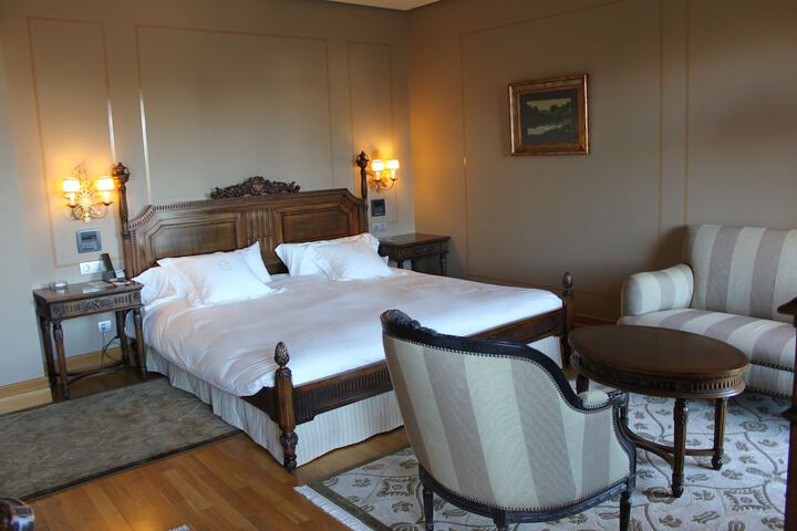Room 19 of 131