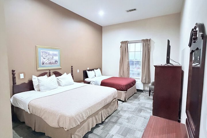 Room 10 of 19