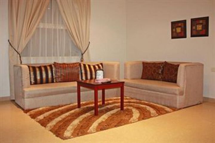 Room 4 of 33
