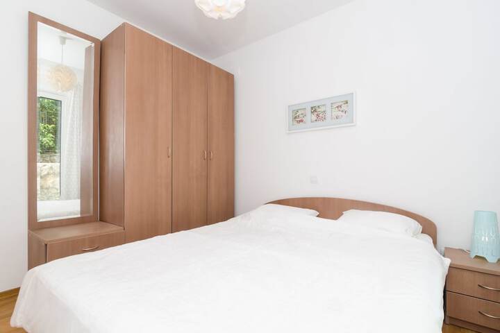 Room 10 of 57