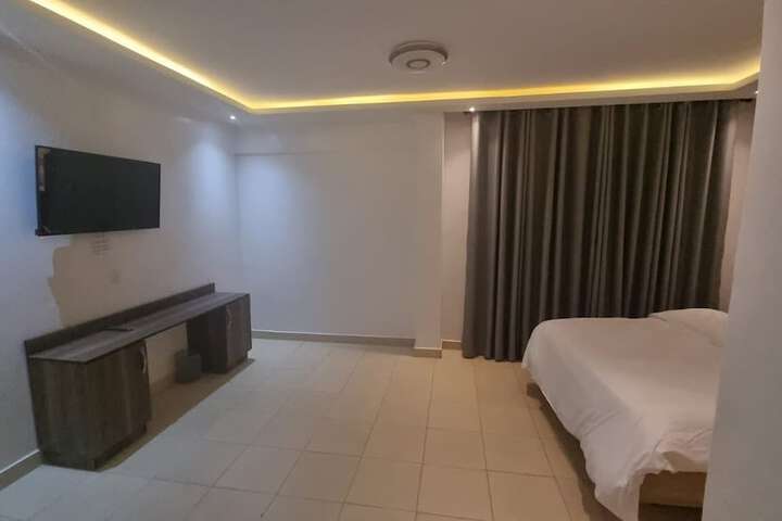 Room 11 of 26