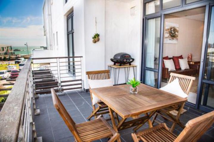 Magnificent Views 2 Bedroom 112 Eden on the Bay