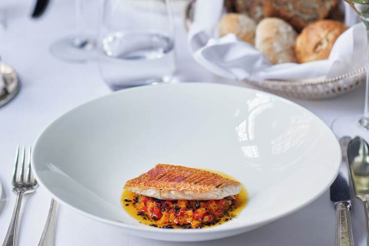 Dining 190 of 229