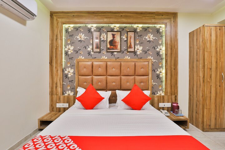 Room 12 of 25