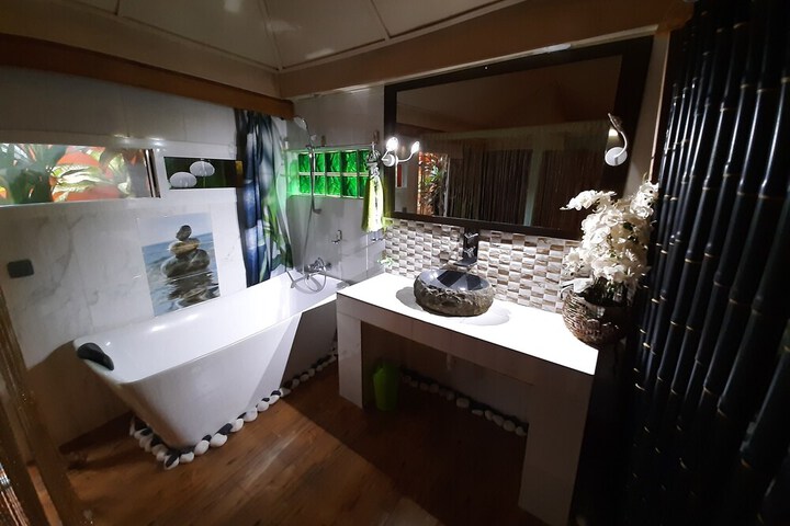 Room 33 of 33