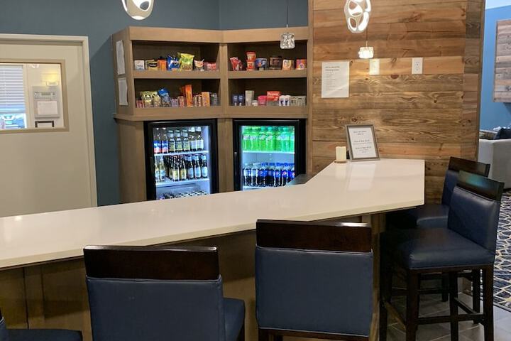 Lobby lounge