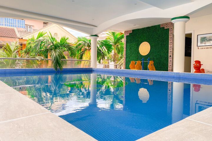 Hotel with Pool