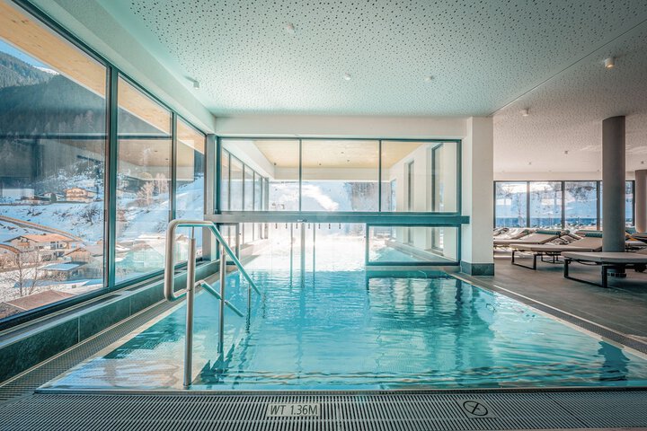 Pool 43 of 79