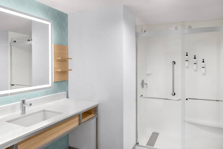 Room 32 of 55