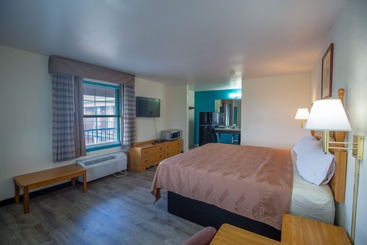 Room 14 of 28