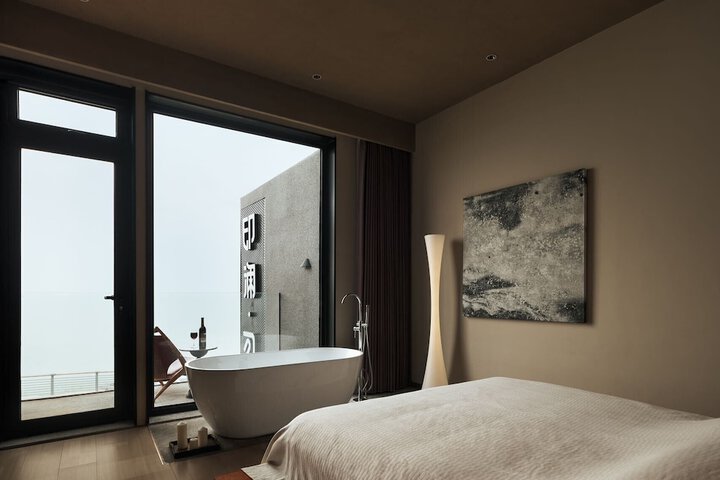 Room 19 of 158
