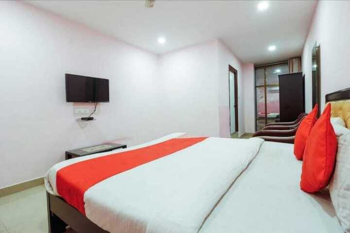 Room 4 of 34