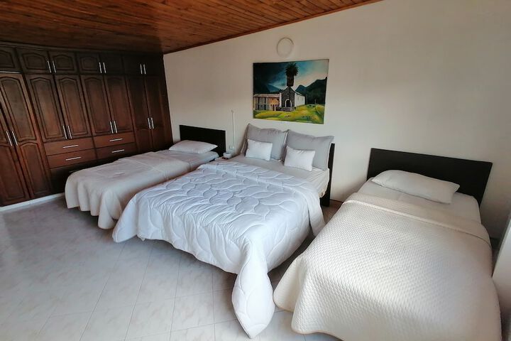 Room 2 of 51