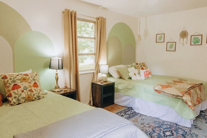 Room 9 of 35