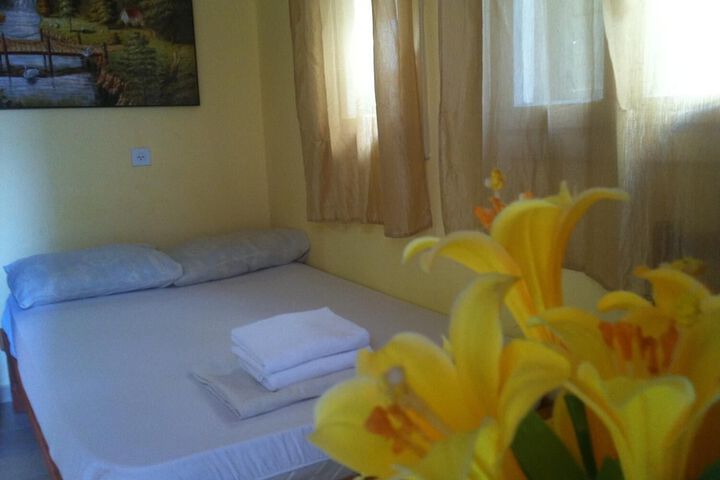 Room 8 of 19