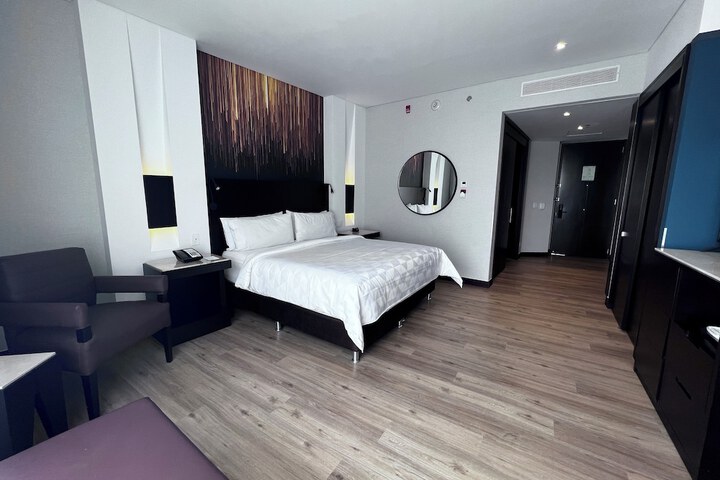 Room 25 of 137