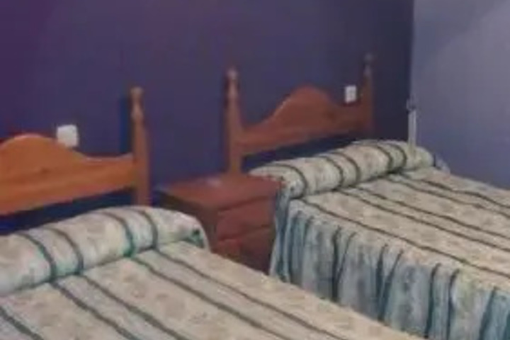 Room 2 of 5