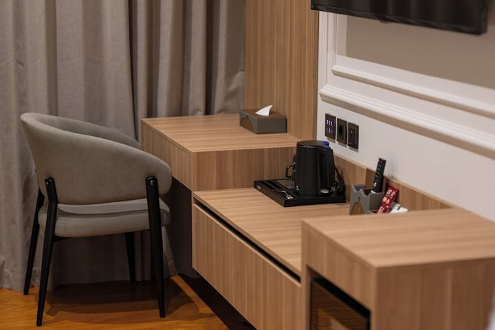 Room 9 of 37