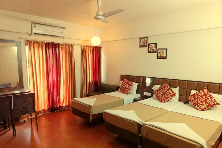 Room 10 of 28