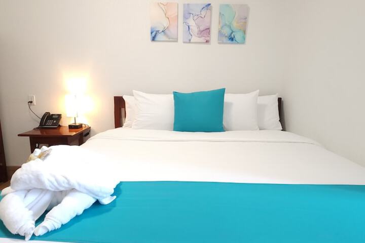 Room 6 of 35