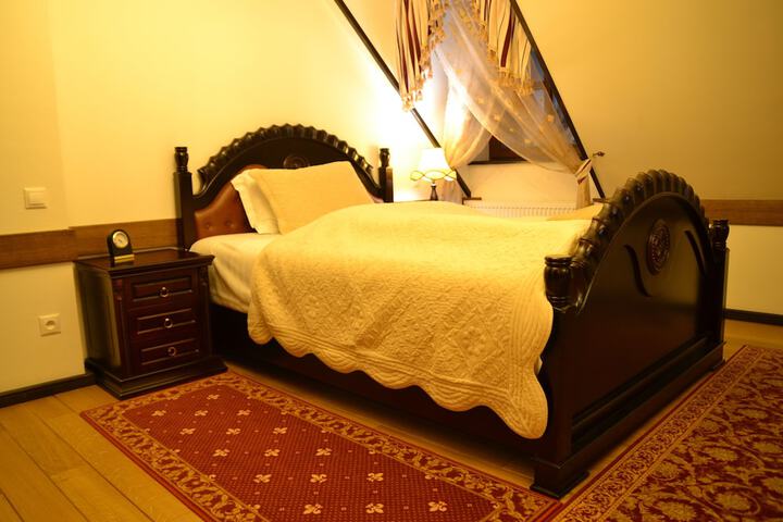 Room 9 of 75