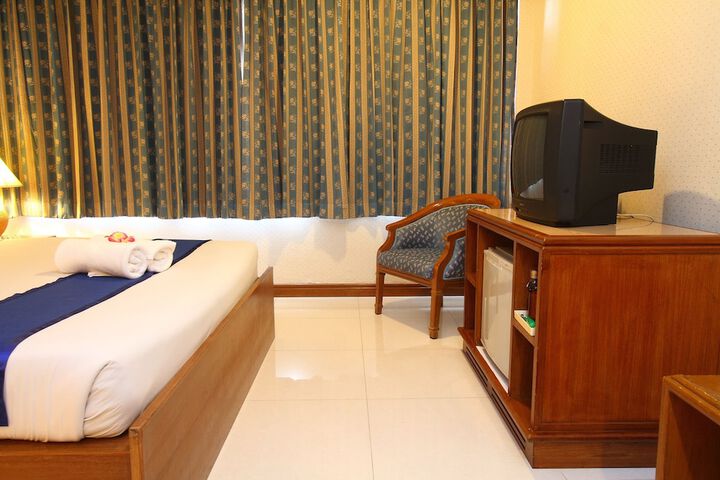 Room 4 of 34