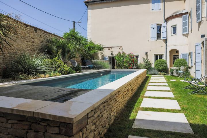 Pool 50 of 69