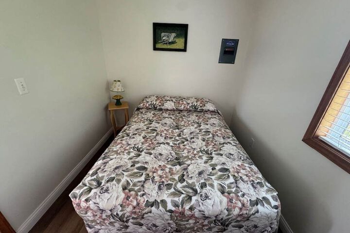 Room 32 of 59