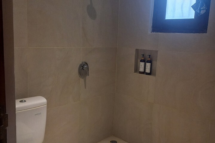 Room 17 of 36