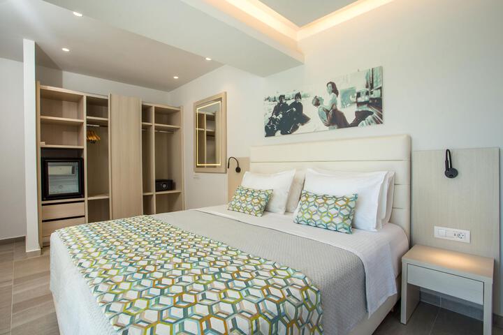 Room 37 of 38