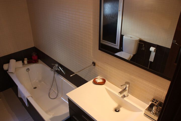 Room 15 of 26
