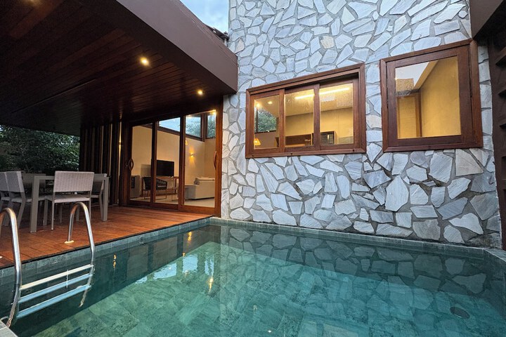 Pool 62 of 104
