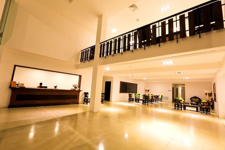Entrance & Lobby