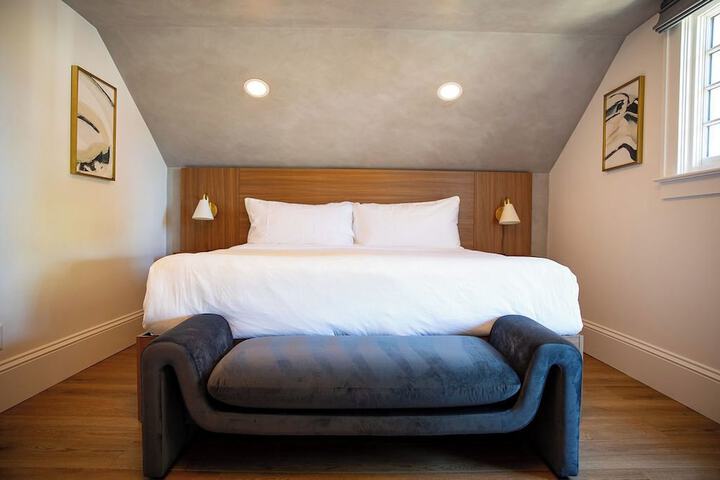 Room 12 of 37