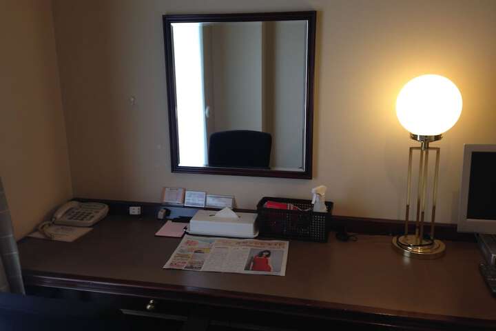 Room 8 of 39