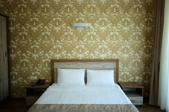 Room 12 of 53