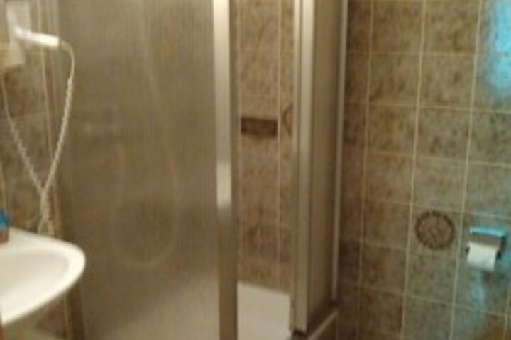 Room 5 of 43