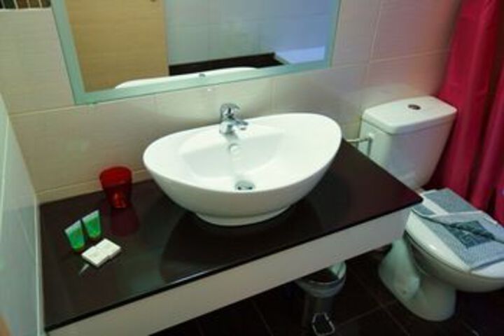 Room 4 of 30