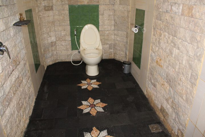 Room 5 of 129