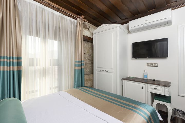 Room 14 of 86
