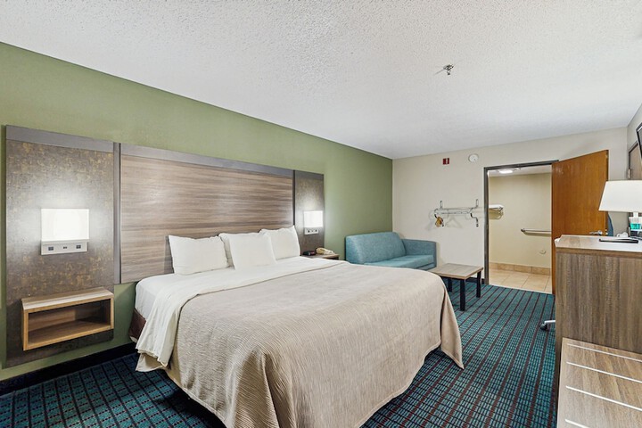 Room 7 of 27