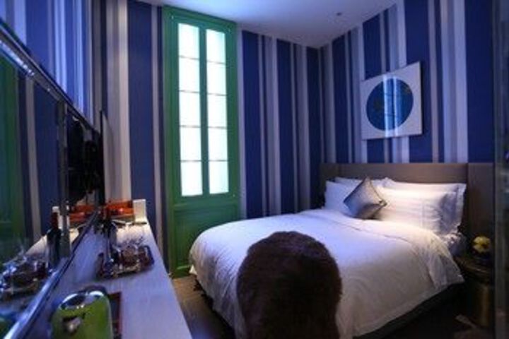 Room 51 of 96