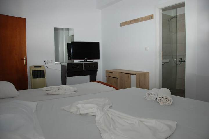 Room 9 of 43