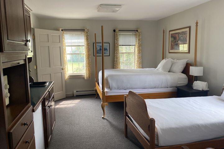 1 Queen Bed (50 of 80)